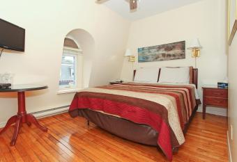 Gower Guest House allows 18 year olds to book a room