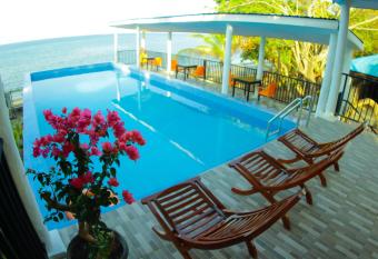 FX72 Beach Resort Maumere has Balcony rooms