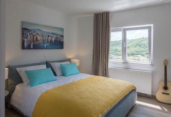 Apartman Nada allows 18 year olds to book a room