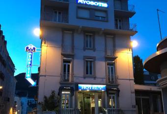 H  tel Myosotis allows 18 year olds to book a room