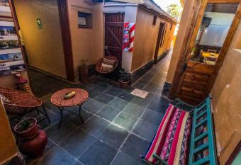 Hostal Nuevo Amanecer has Balcony rooms