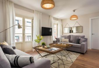 Genteel Home Picasso allows 18 year olds to book a room