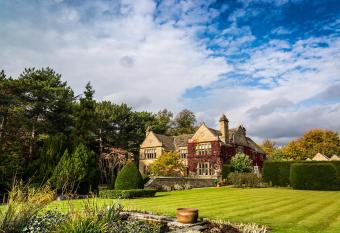Fischers Baslow Hall - Chatsworth allows 18 year olds to book a room