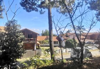 P tite Maison des Jacquets avec Jacuzzi allows 18 year olds to book a room