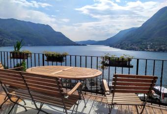 Panorama Lake Como Apartment has Balcony rooms