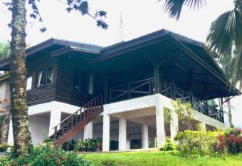 Villa Luhur Cisarua has Balcony rooms
