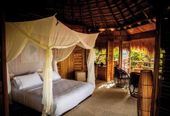 Hotel Las Islas has rooms with a private hot tub