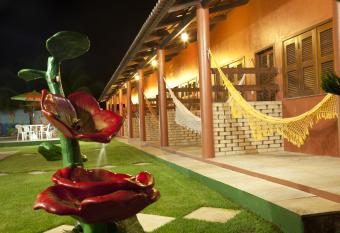 Pousada dos Hibiscos allows 18 year olds to book a room