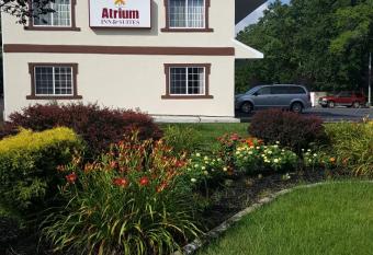 Atrium Inn & Suites has Smoking rooms