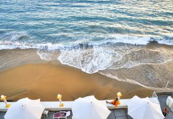 Hotel Caracoles allows 18 year olds to book a room