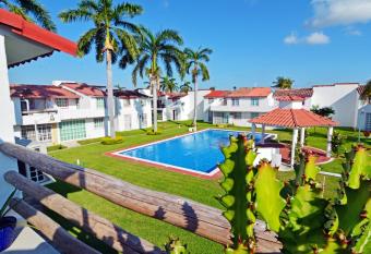 HominngBird Acapulco has Balcony rooms