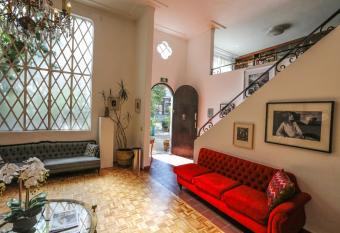 Casa Comtesse allows 18 year olds to book a room