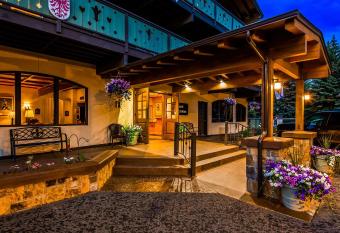 Best Western Tyrolean Lodge allows 18 year olds to book a room