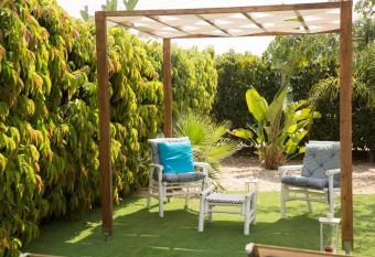 Million flowers has Balcony rooms