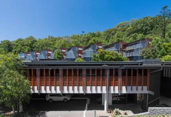 Peppers Noosa Resort and Villas allows 18 year olds to book a room