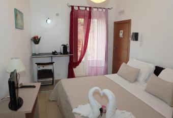 La Corte Di Ibla has Balcony rooms