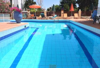 Bueno Hotel has Balcony rooms