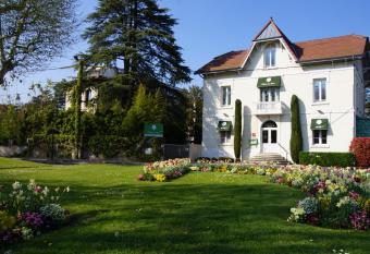 H  tel de charme L Or  e du Parc has Balcony rooms