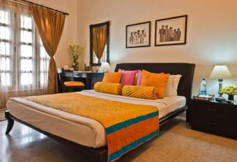 Colonel   s Retreat has Balcony rooms