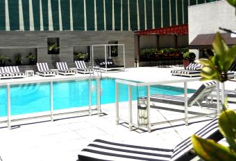 GrandView Hotel Buenos Aires allows 18 year olds to book a room