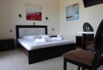 The Sea View Apartments has Balcony rooms