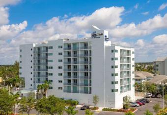 Maritime Hotel Fort Lauderdale Airport & Cruiseport has Balcony rooms