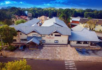Hotel San Lucas allows 18 year olds to book a room