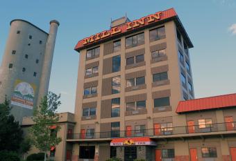 Mill Inn has Smoking rooms