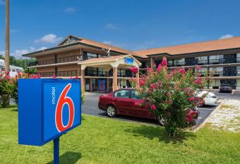 Motel 6 Macon. Ga allows 18 year olds to book a room