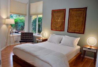 Well Appointed and Modern + Parking has Balcony rooms