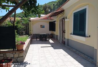 Casa del Borgo da Favola has Balcony rooms