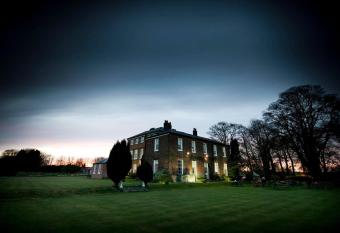 Rowley Manor has Balcony rooms