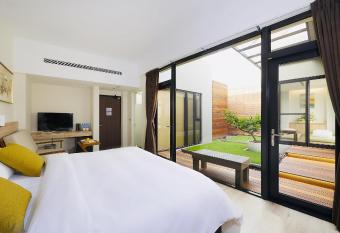 Hotel Z has Balcony rooms