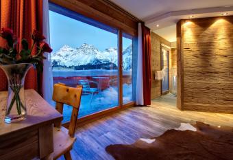 Arosa Vetter Hotel has Balcony rooms
