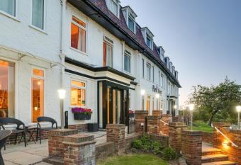 Park Manor Hotel has Balcony rooms