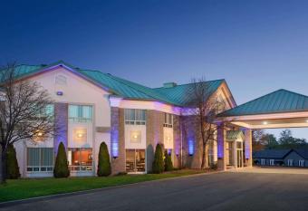 Days Inn by Wyndham Montmagny allows 18 year olds to book a room