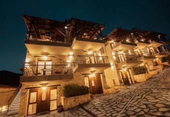 Villas Lirtzis has Balcony rooms