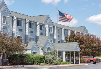 Knights Inn & Suites Allentown has Smoking rooms