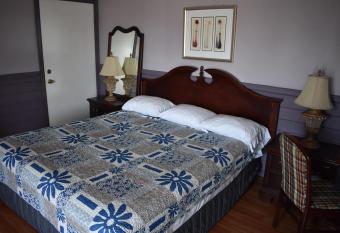 Regal Inn Hampton Beach has Balcony rooms