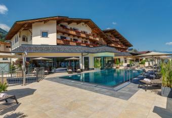 Hotel Post has Balcony rooms