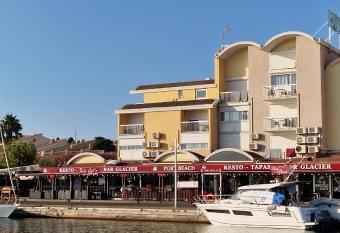 H  tel Port Beach has Balcony rooms