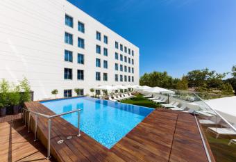 Lux Fatima Park - Hotel, Suites & Residence has Balcony rooms