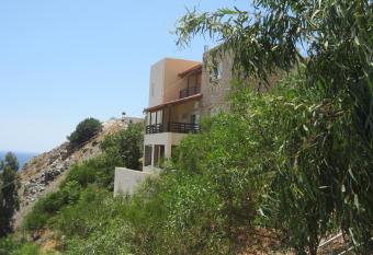 Sfinias Apartments has Balcony rooms