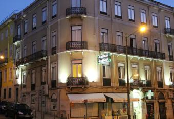 Estrela de Arganil - Luis Sim  es & Concei    o, Lda allows 18 year olds to book a room