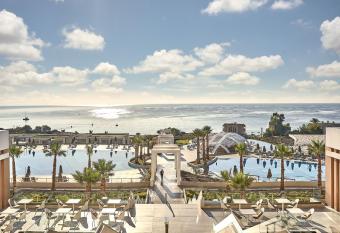 Mayia Exclusive Resort & Spa - Adults Only allows 18 year olds to book a room