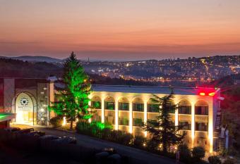 Park Hotel RAYA Garden has Balcony rooms