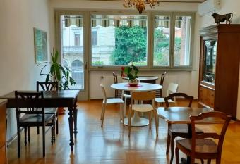 B&B Velocipede allows 18 year olds to book a room