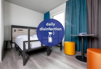 a&o Frankfurt Ostend allows 18 year olds to book a room