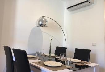 T2 Hyper centre clim,WIFI allows 18 year olds to book a room