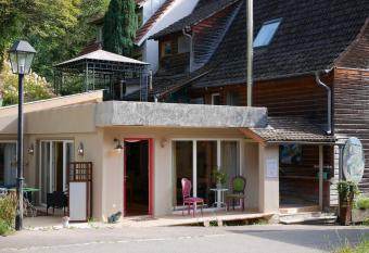 Haus Der Malerin Andrea Gawaz has Balcony rooms